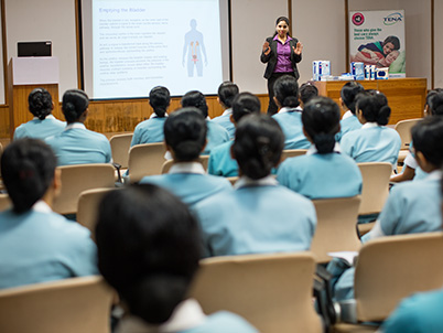 Training workshop for nurses in India (photo)